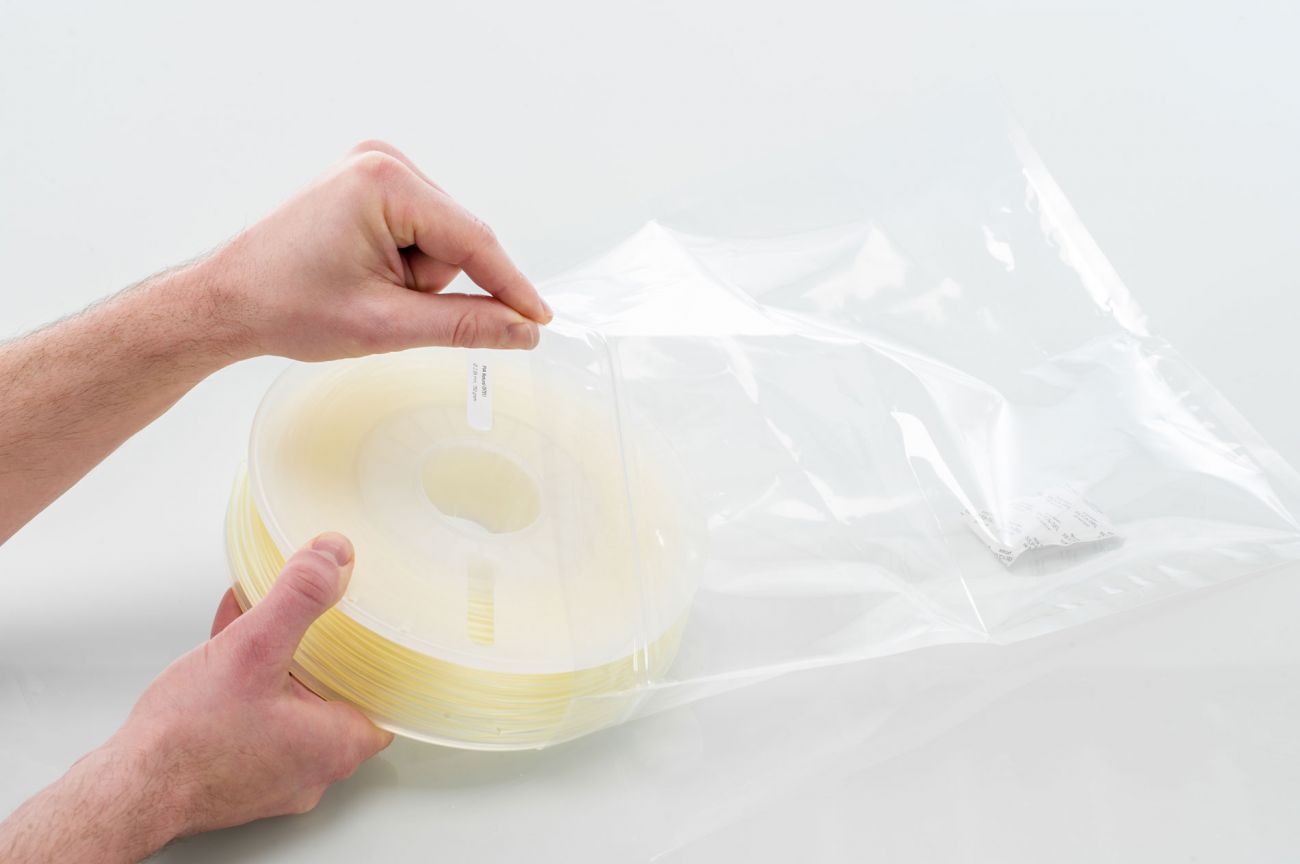 UltimakerPVA の乾燥方法 再密封可能な袋に PVA を入れる方法.jpg