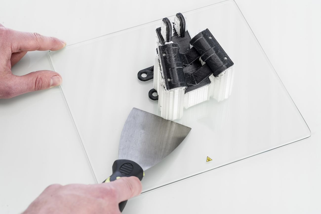 how-to-remove-your-print-from-the-build-plate