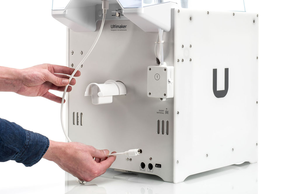 How to install the Ultimaker 2+ Connect Air Manager
