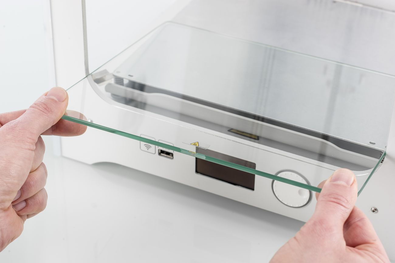 Replace the Ultimaker 3 build plate clamps