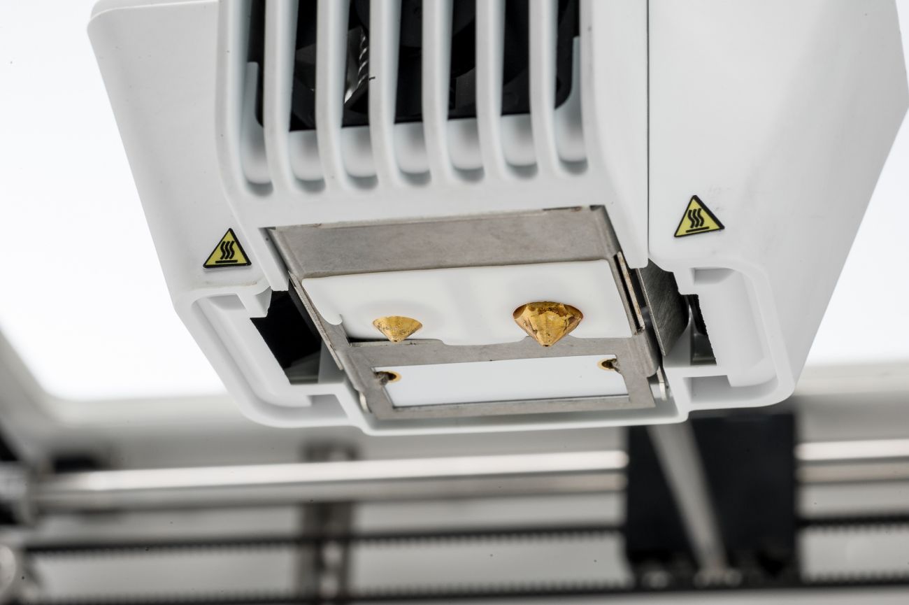 Replace the Ultimaker 3 nozzle cover